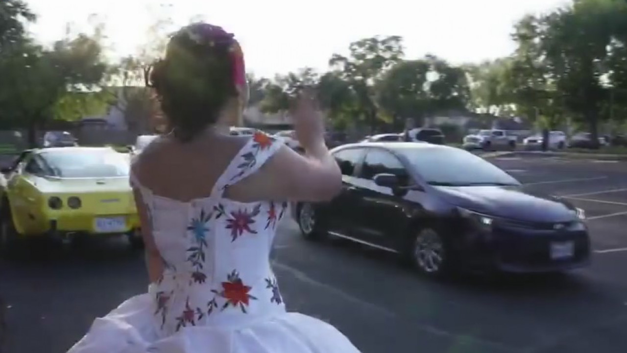 Family gets creative for their daughter's quinceanera