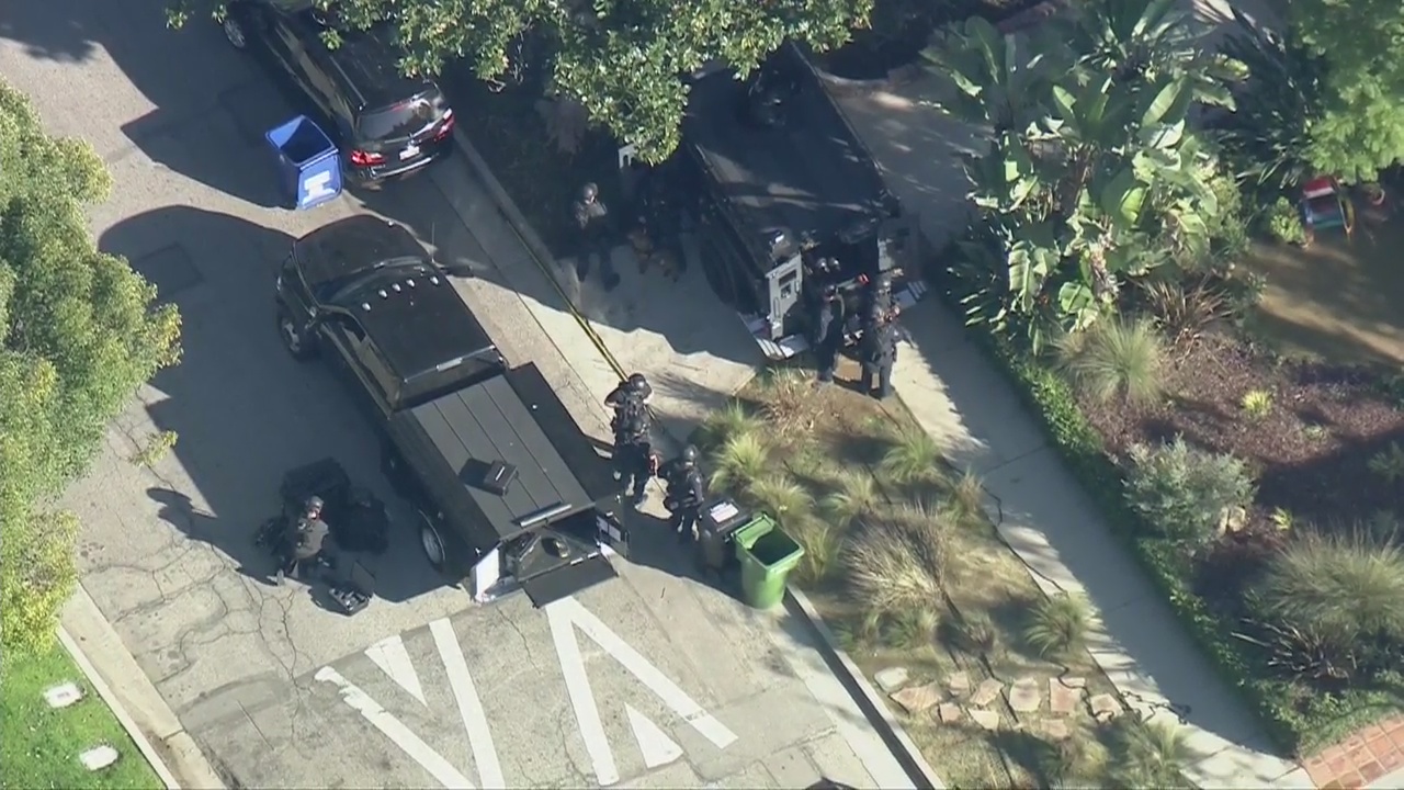 Studio City barricaded suspect