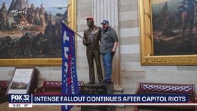 Democrats want Trump out now, plan lightning impeachment