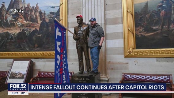 Democrats want Trump out now, plan lightning impeachment