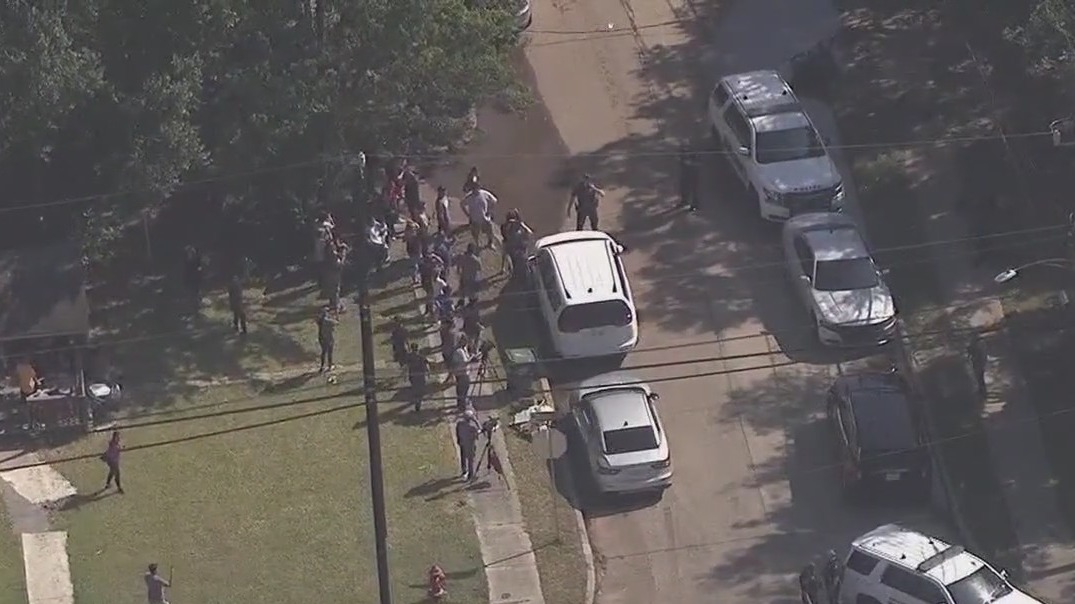 Immigration operation reported in Pasadena neighborhood