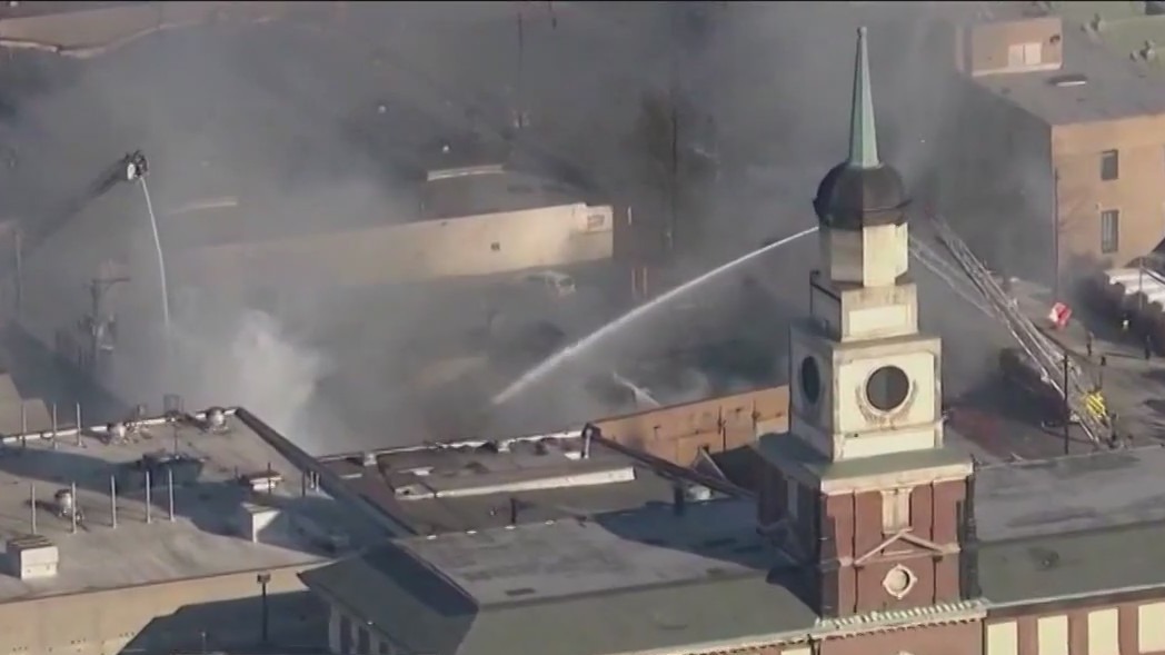 Extra-alarm fire breaks out at warehouse in Back of the Yards