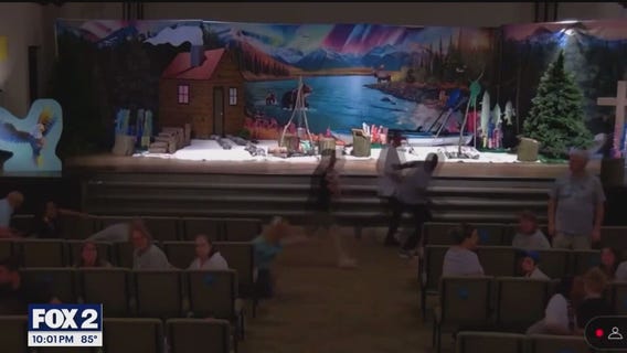 Gunman opens fire at Wayne church