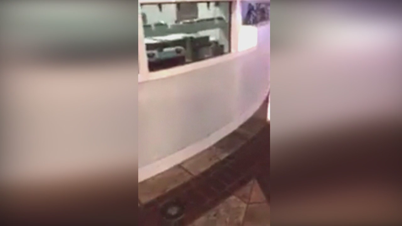 Video captures rat running through cases at Sprinkles Cupcakes in Glendale