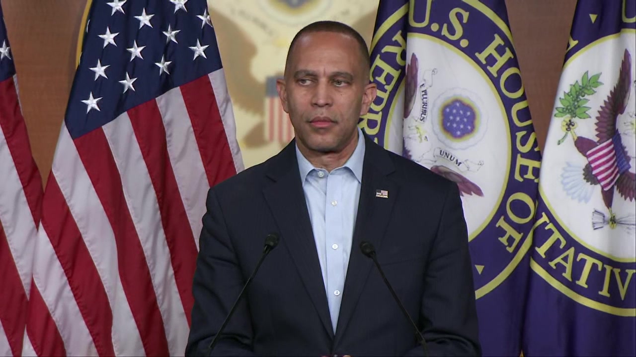 WATCH: Democratic Leader Jeffries speaks on day 30 of shutdown