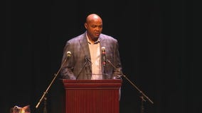 NBA star Charles Barkley eulogizes Attorney General Grant Woods