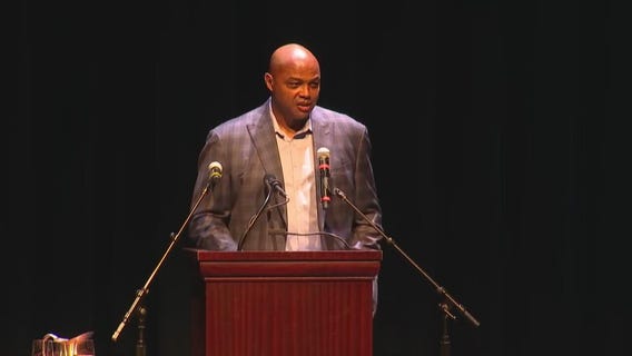 NBA star Charles Barkley eulogizes Attorney General Grant Woods