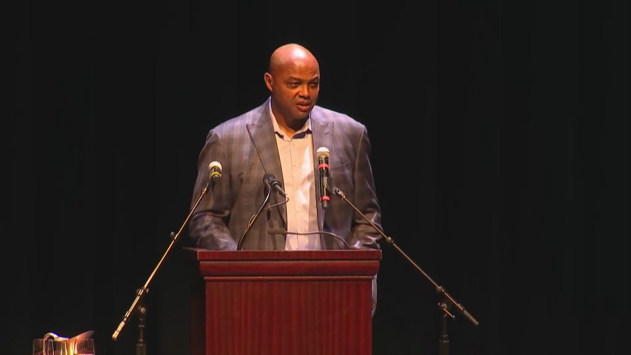 NBA star Charles Barkley eulogizes Attorney General Grant Woods