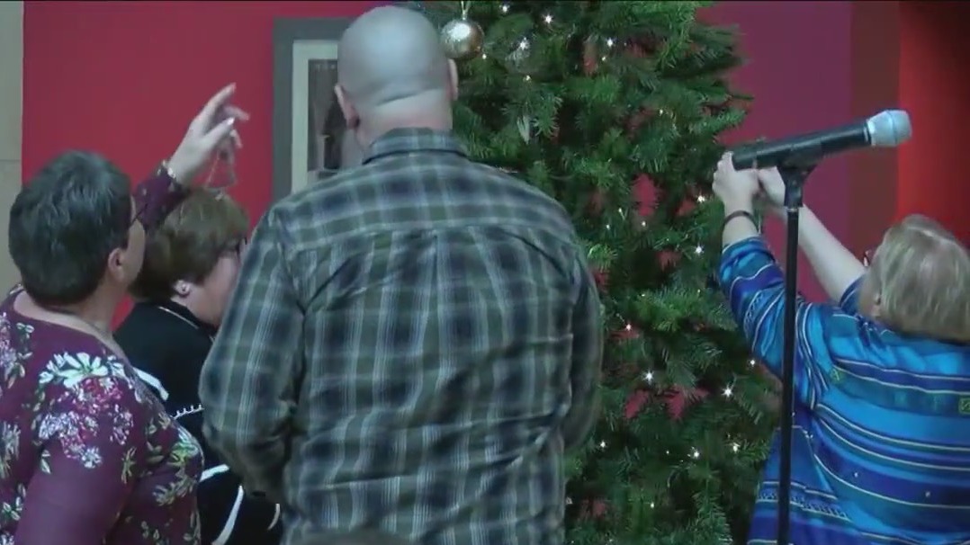 Pritzker joins Gold Star Families for Christmas tree lighting