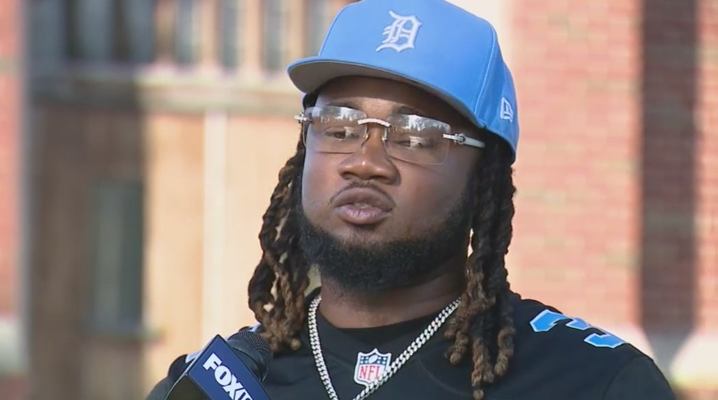 Young mother killed in 3-vehicle crash on Detroit's east side