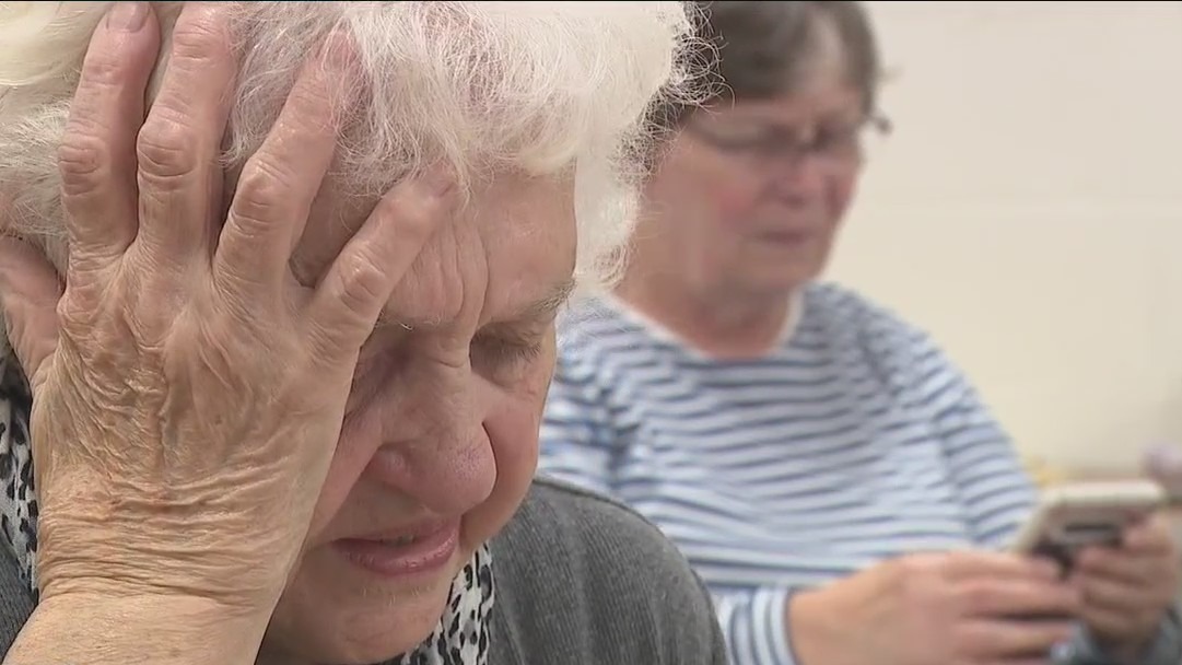 Kewaskum lessons in technology, students teach seniors