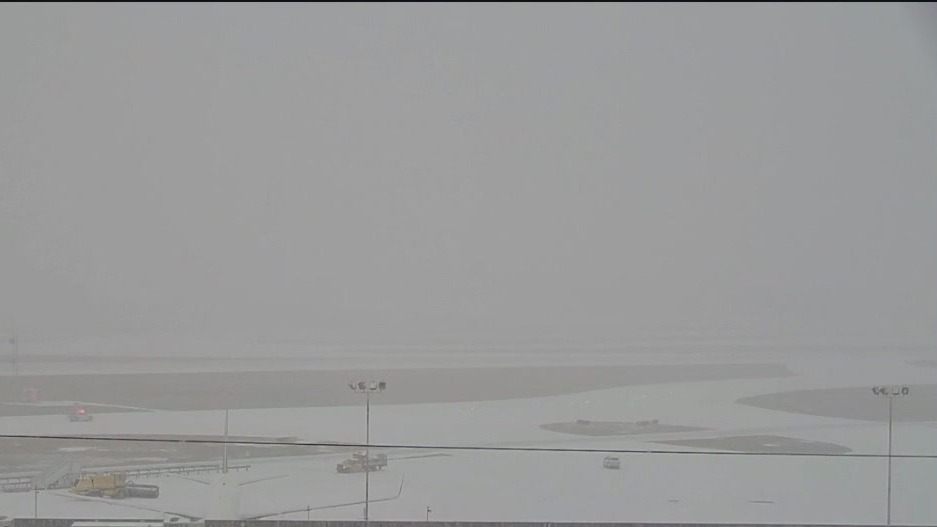 Snow causing delays at Atlanta's airport