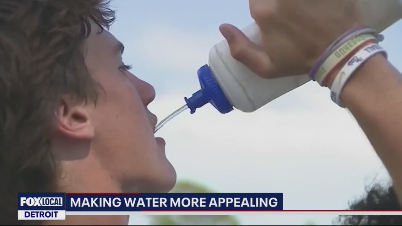 Drinking water doesn't have to be boring, here's how to jazz it up