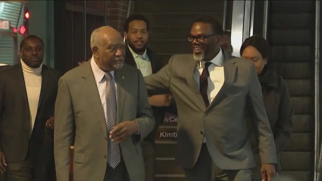 Brandon Johnson receives endorsement from US Rep. Danny Davis