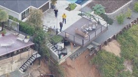 Mudslide damages homes in La Ca�ada Flintridge