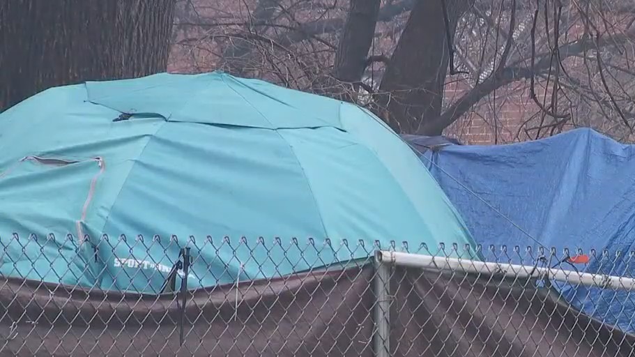 Mpls Christmas tradition cheers homeless group