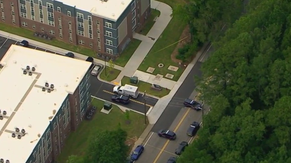 1 dead, 1 injured in Atlanta double shooting | FOX 5 Atlanta