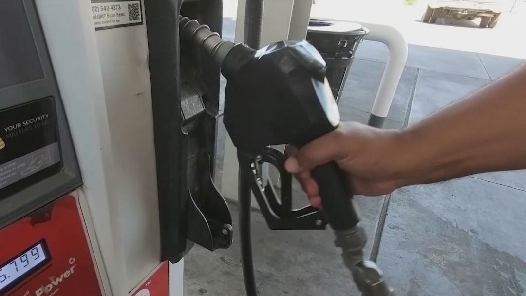 Phoenix area residents sound off as stock market crash, high gas prices take toll on economy