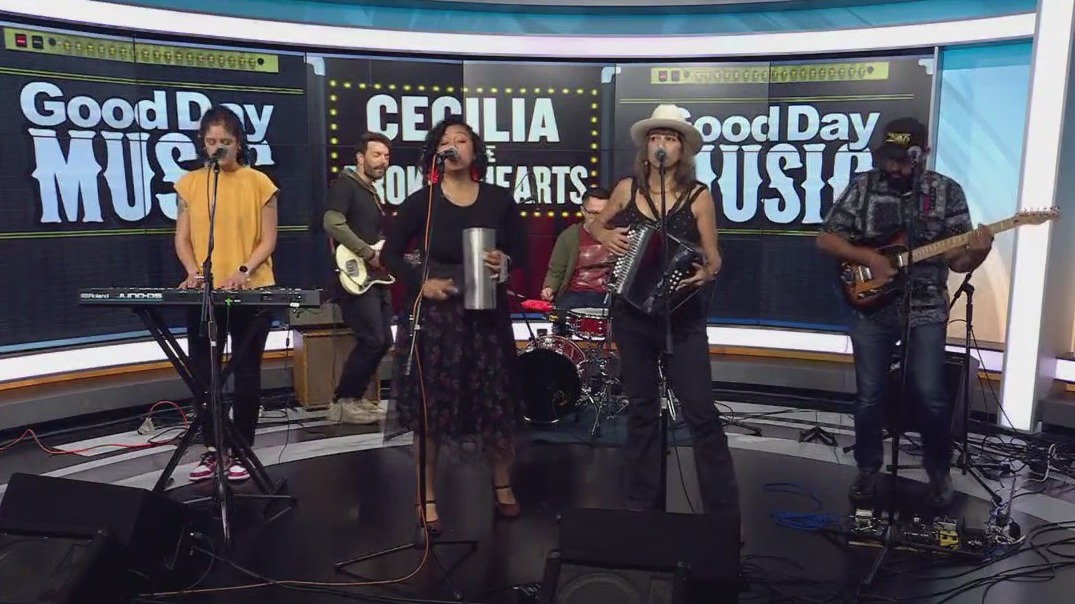 Cecilia & The Broken Hearts performs 'El Muro'