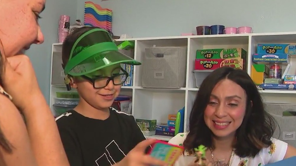 Sequoia Deaf School builds classroom kitchen