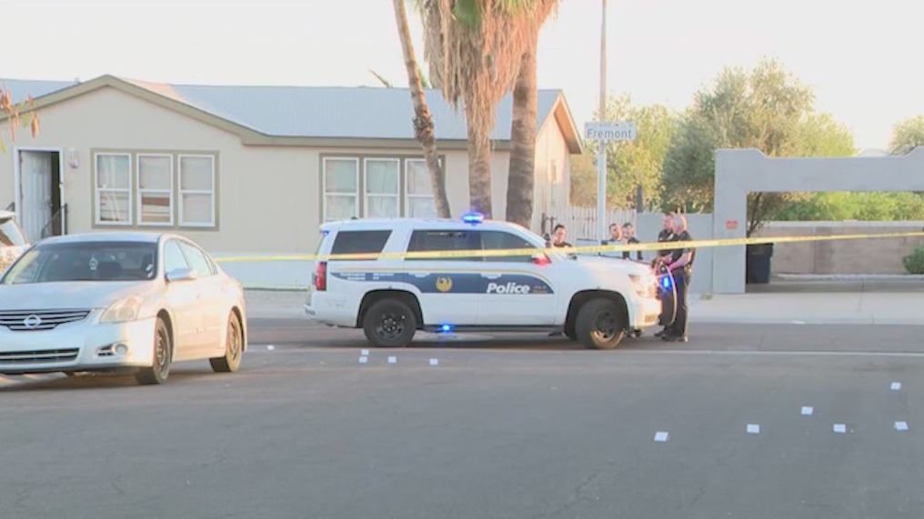 Shooting investigation in south Phoenix neighborhood