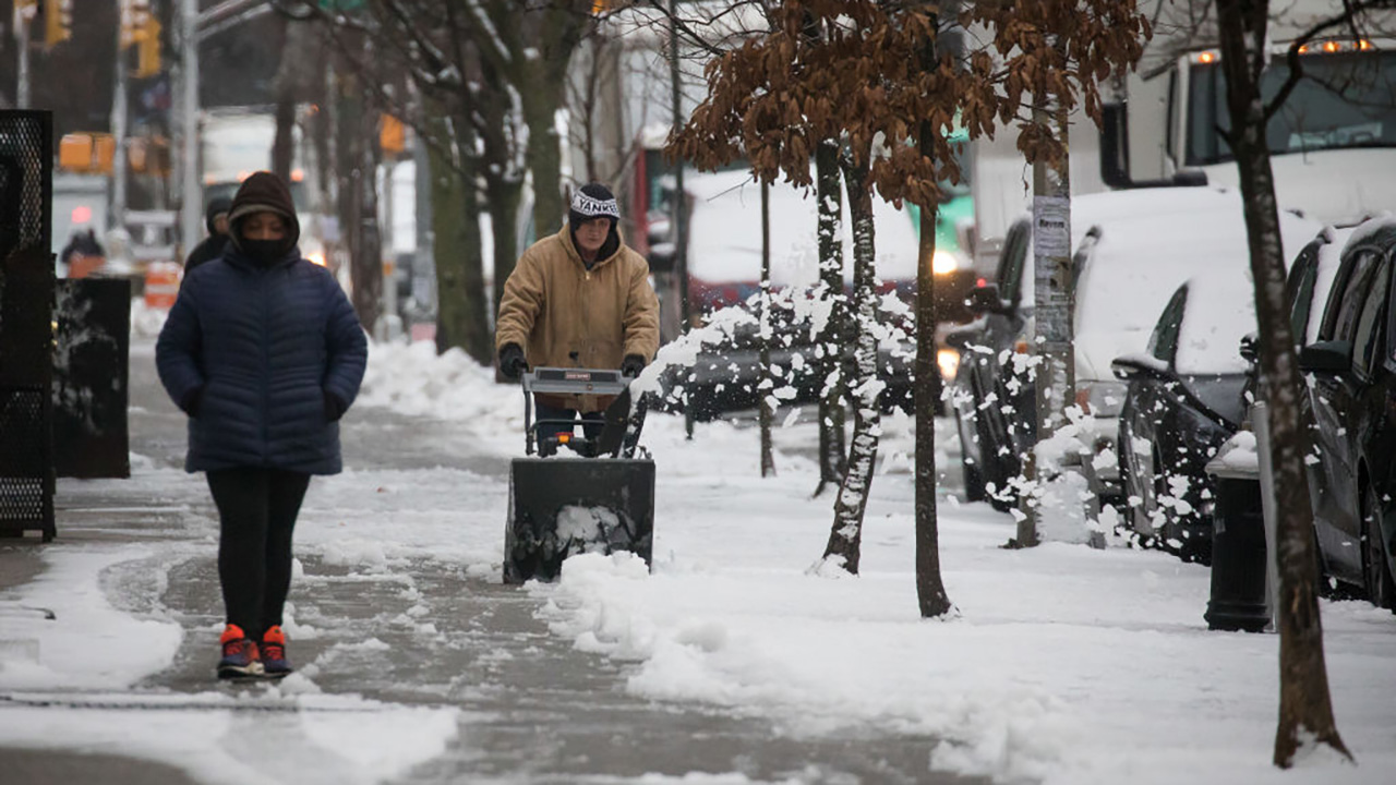East Coast cities facing record-breaking snow deficit
