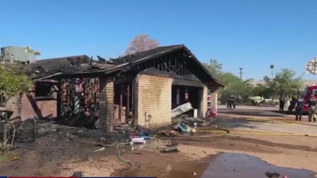 Firefighters battle house fires in Phoenix