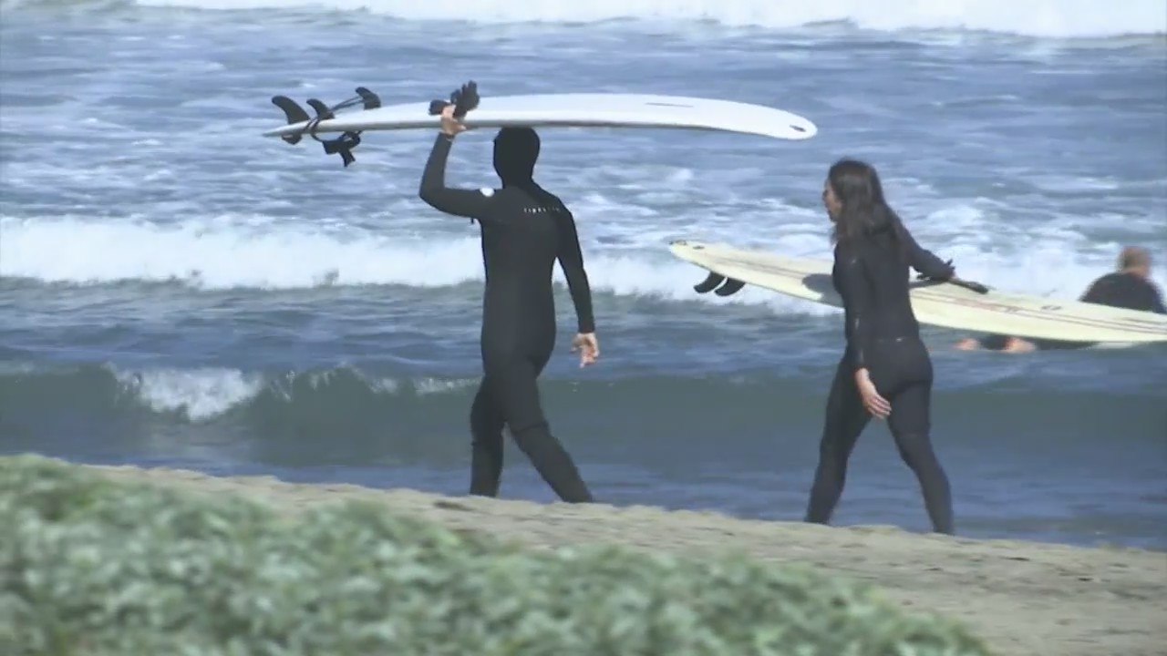 Crowds of beachgoers head to Pacifica as inland temperatures soar