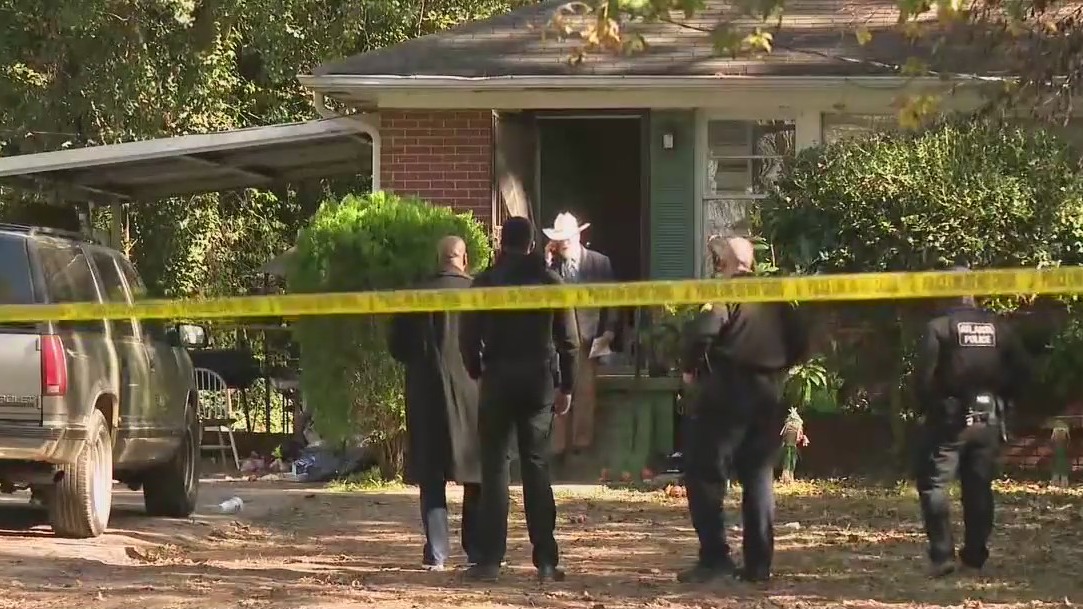 Police searching gunman who shot woman in head | FOX 5 Atlanta