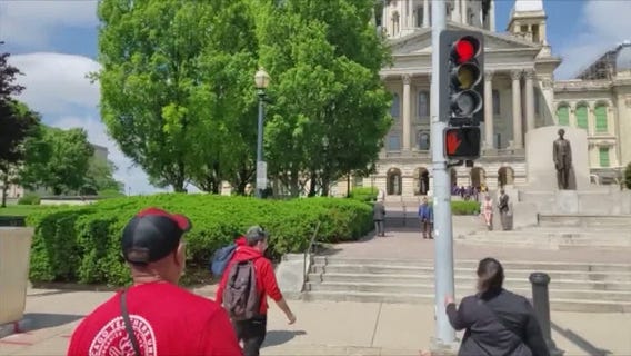 Hundreds of Chicago teachers take funding demands to Springfield