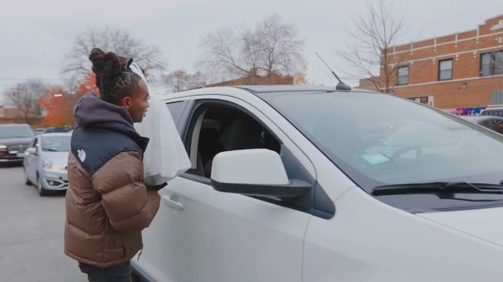 Chicago Emerging Stars prepares for annual turkey giveaway to support South and West Side families