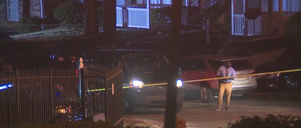 Deadly overnight shooting at apartment complex in Decatur