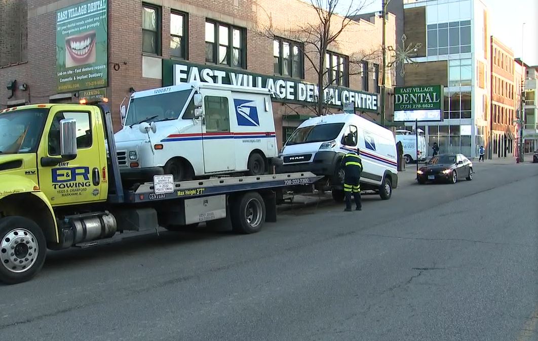 Postal truck struck by gunfire in Chicago