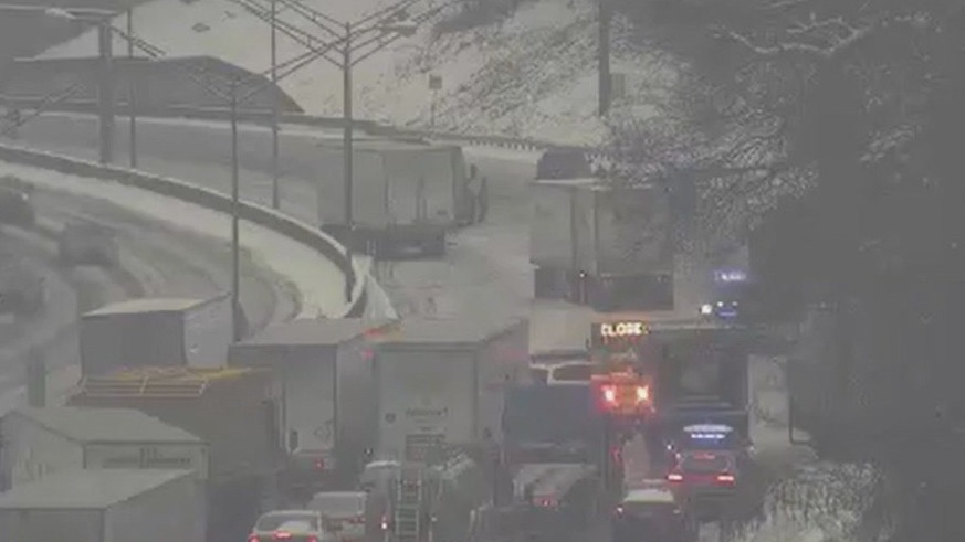 Winter storm causes traffic problem on interstate