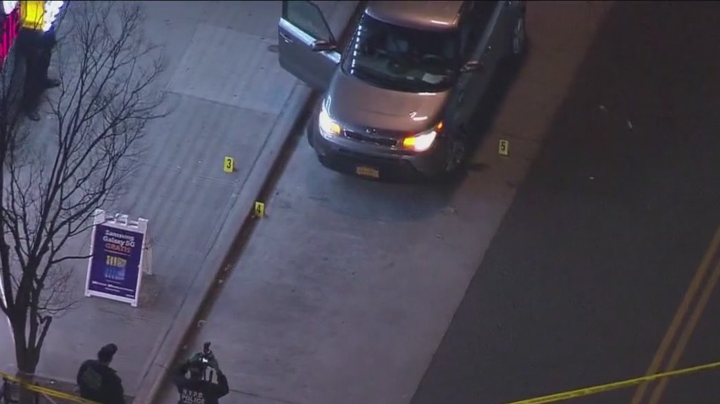 Suspect charged in death of NYPD officer