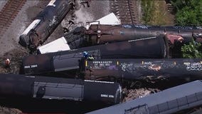 Freight train derails in Chicago suburb, what we know