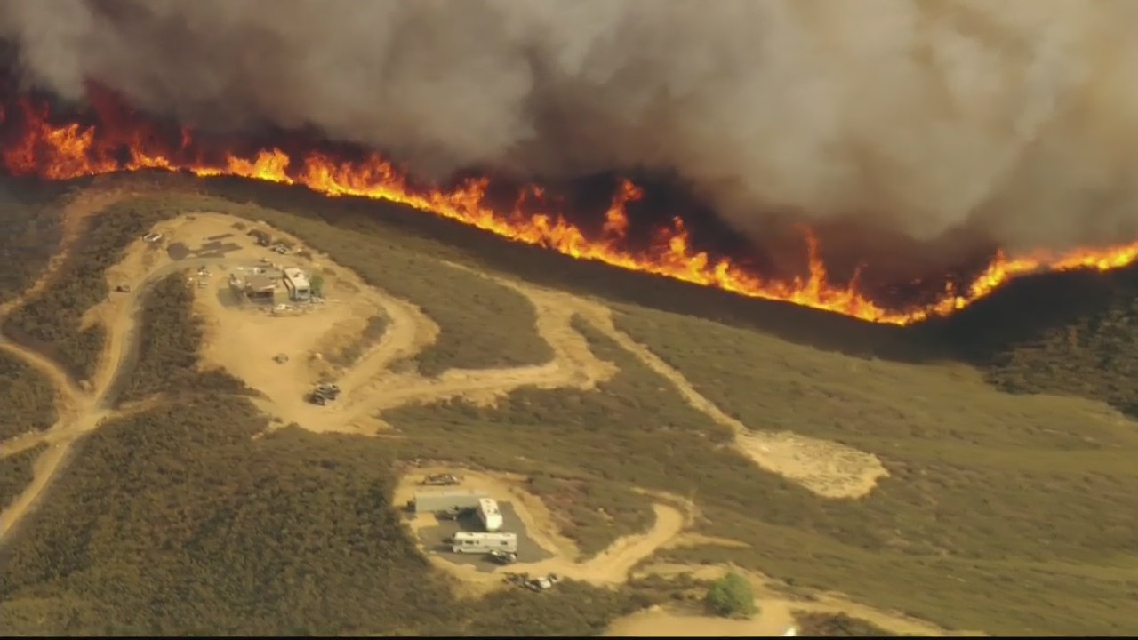 Route Fire: Brush fire in Castaic extends to 250 acres, evacuations ordered