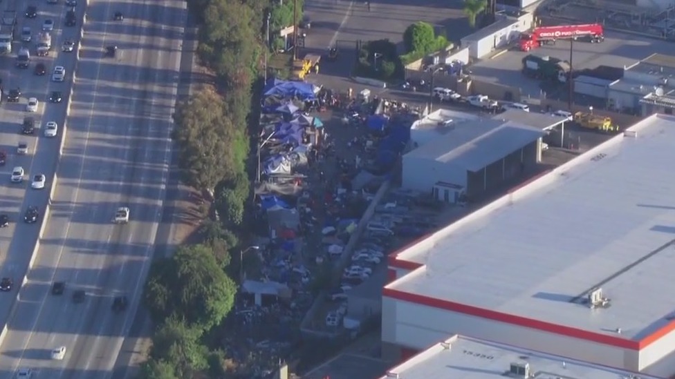 Officials begin clearing SFV homeless encampment