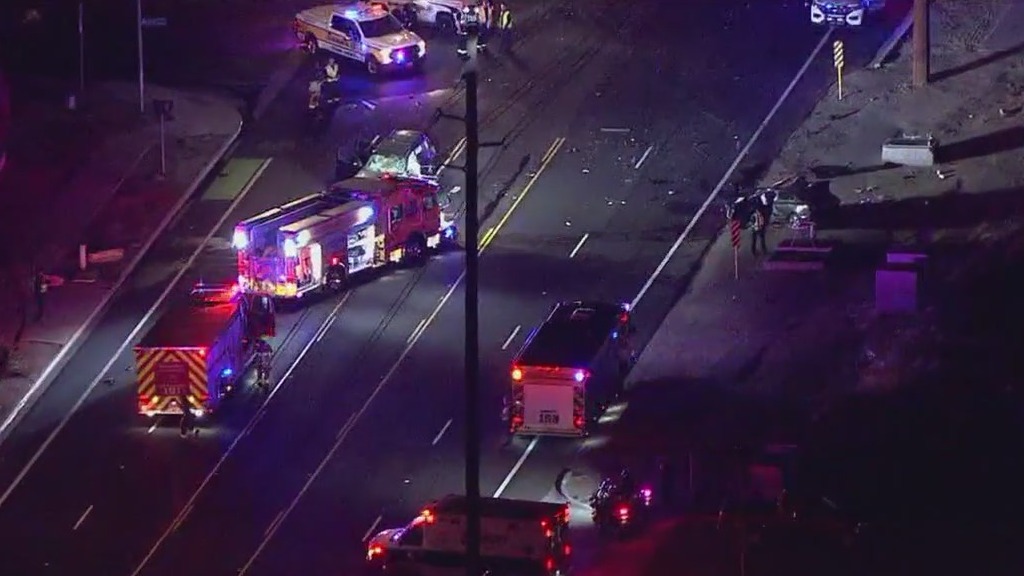 Glendale crash leaves 3 with life-threatening injuries | FOX 10 Phoenix