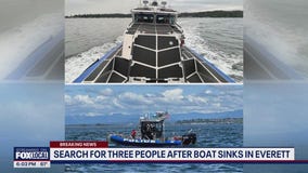 Search for 3 people after boat sinks in Everett