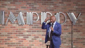Sylvester Turner performs standup comedy (2023)