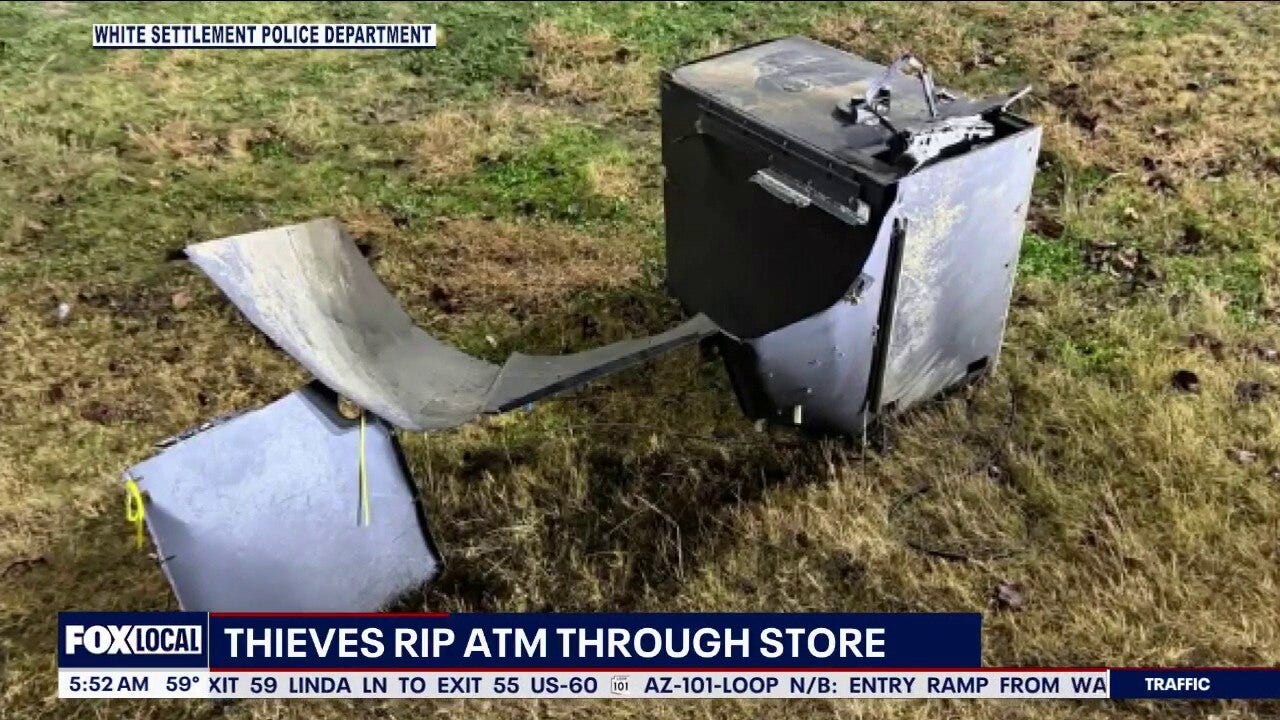 Thieves rip ATM through Texas store