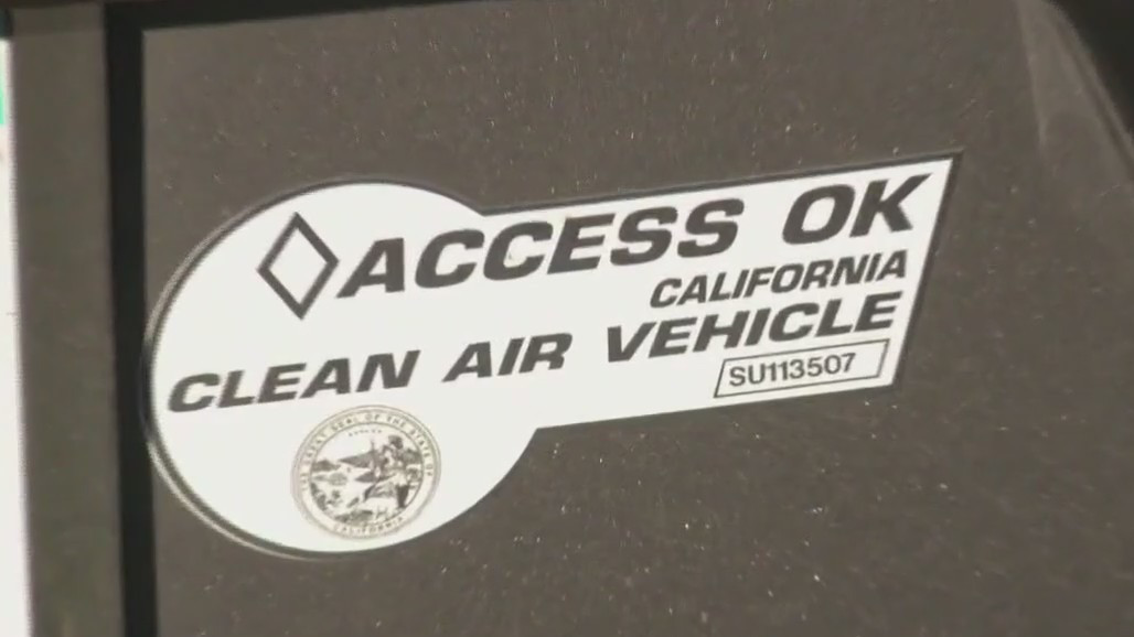 EV carpool lane decal program ends