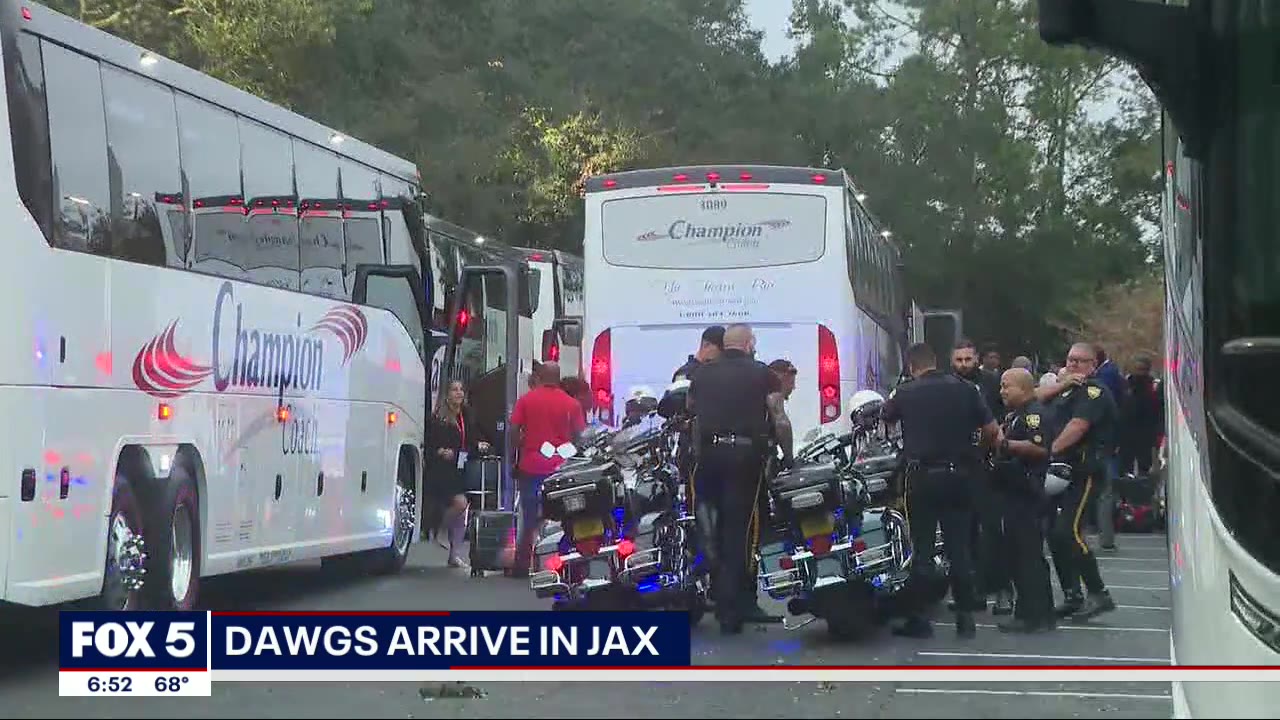 Bulldogs arrive in Jacksonville