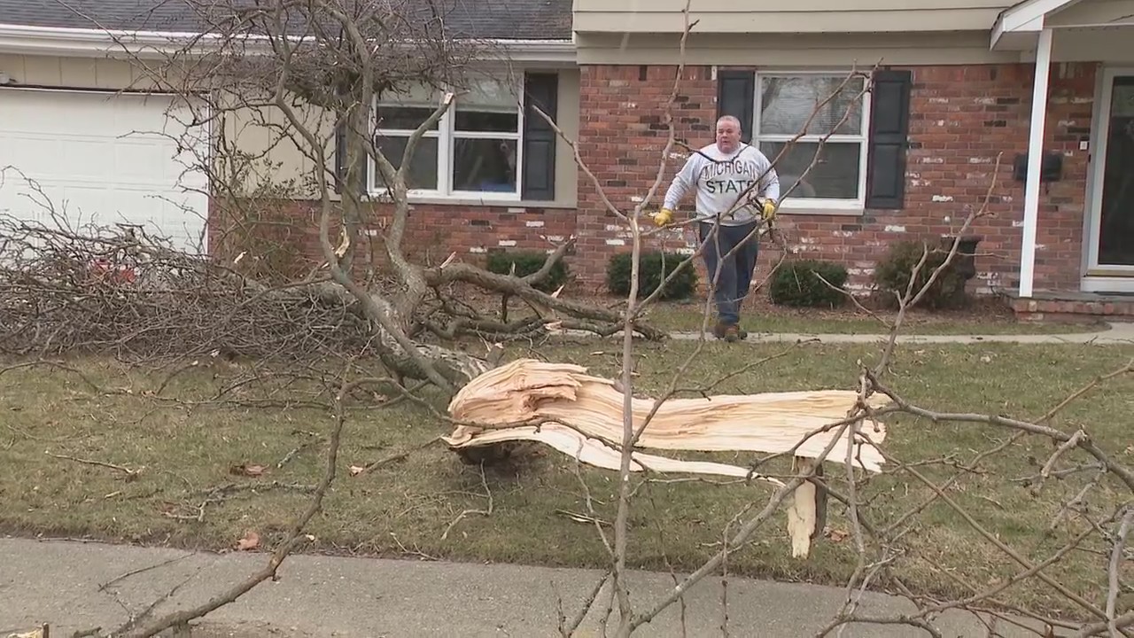 Grand Blanc residents clean up after tornado