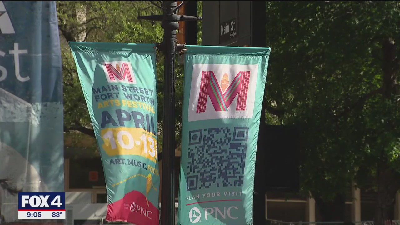 Sunny weather at the Fort Worth Arts Festival