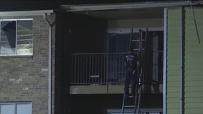 One person injured in 2-alarm apartment fire in Houston