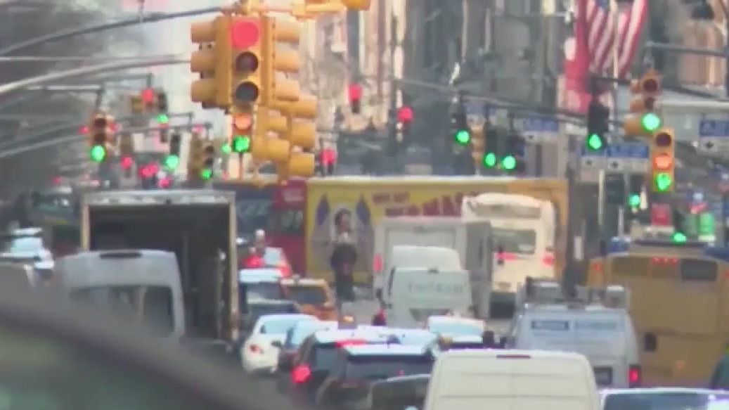 Self-driving cars could lead to 4th traffic signal