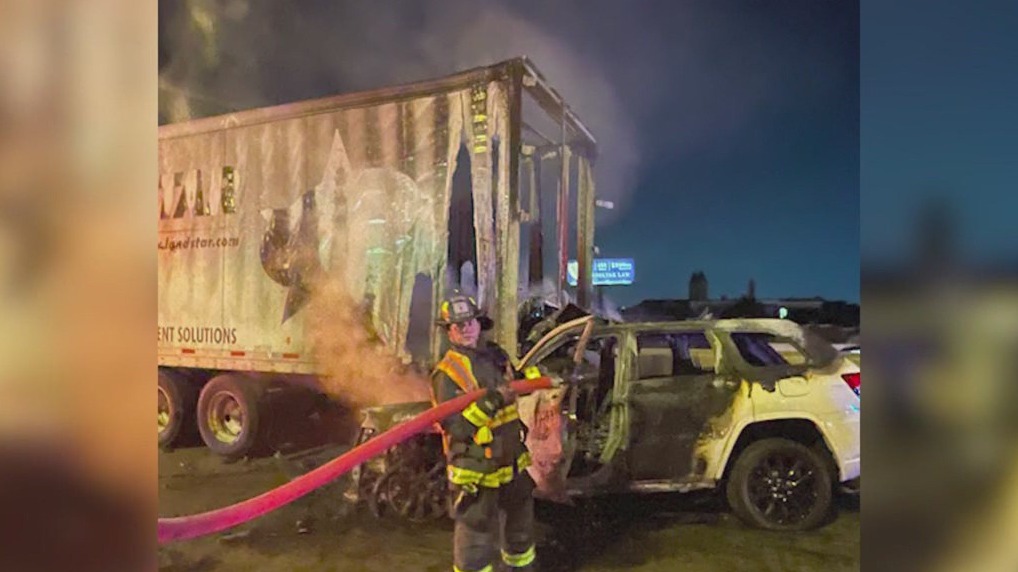 Driver injured in fiery crash on Dan Ryan