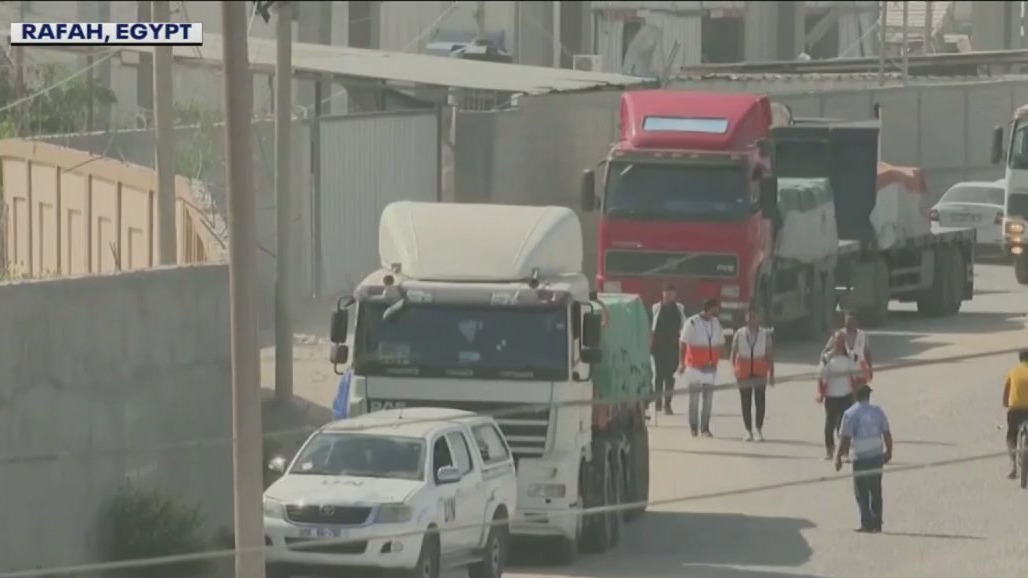 Gaza border crossing reopens for delivery of emergency supplies